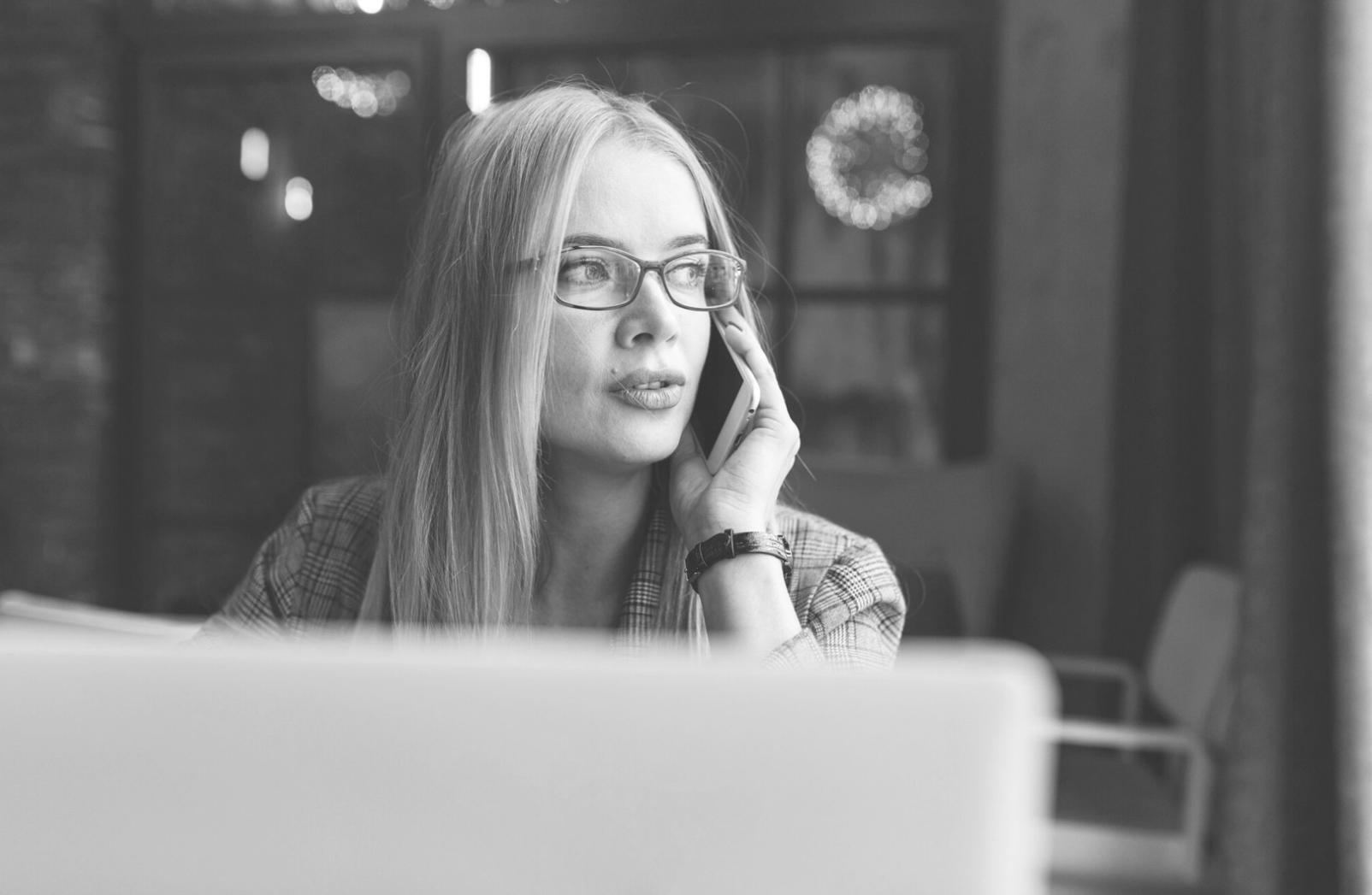 Studenti che lavorano su modelli 3D e pipeline di integrazione